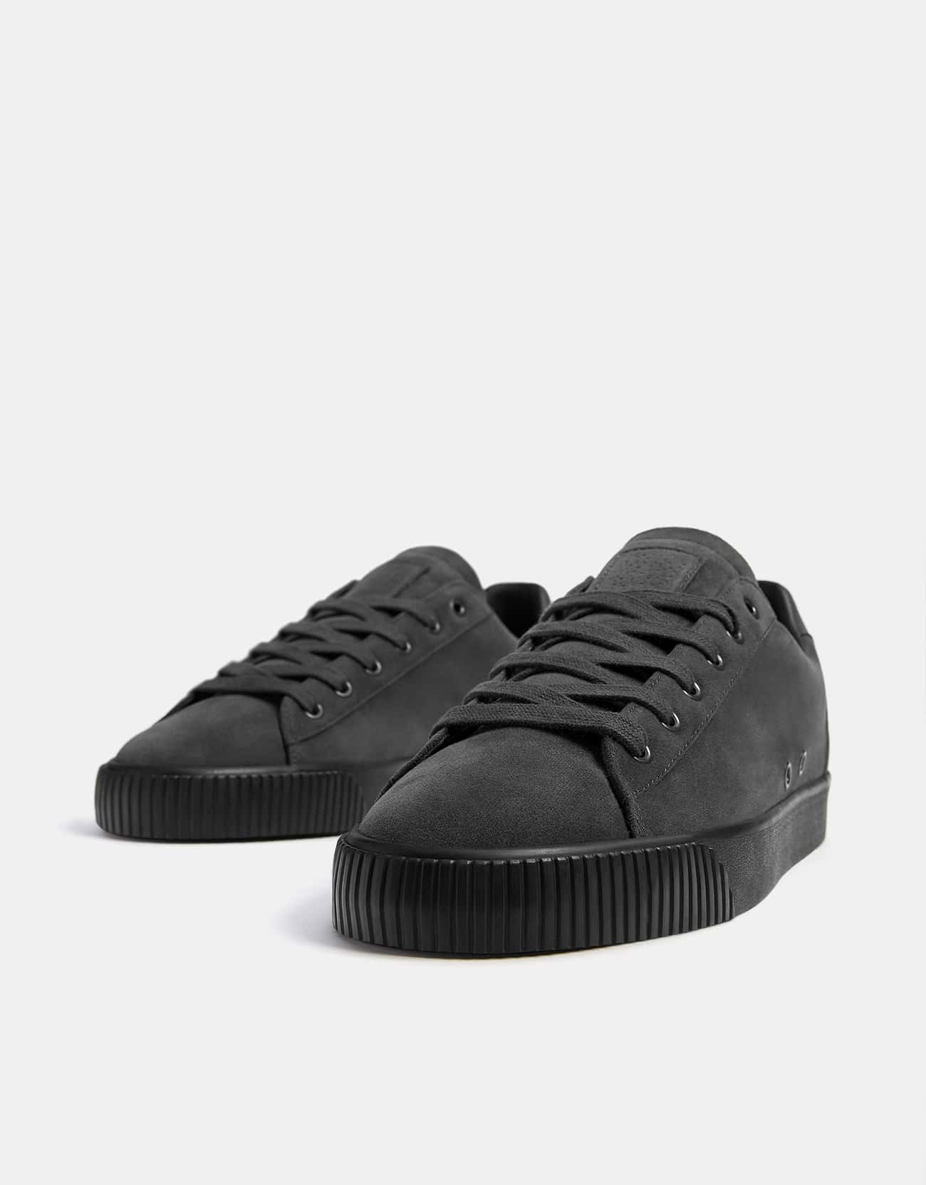 Monochrome Sneakers - Imagen 3