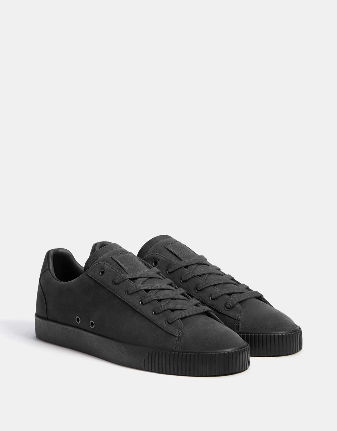 Monochrome Sneakers - Imagen 2