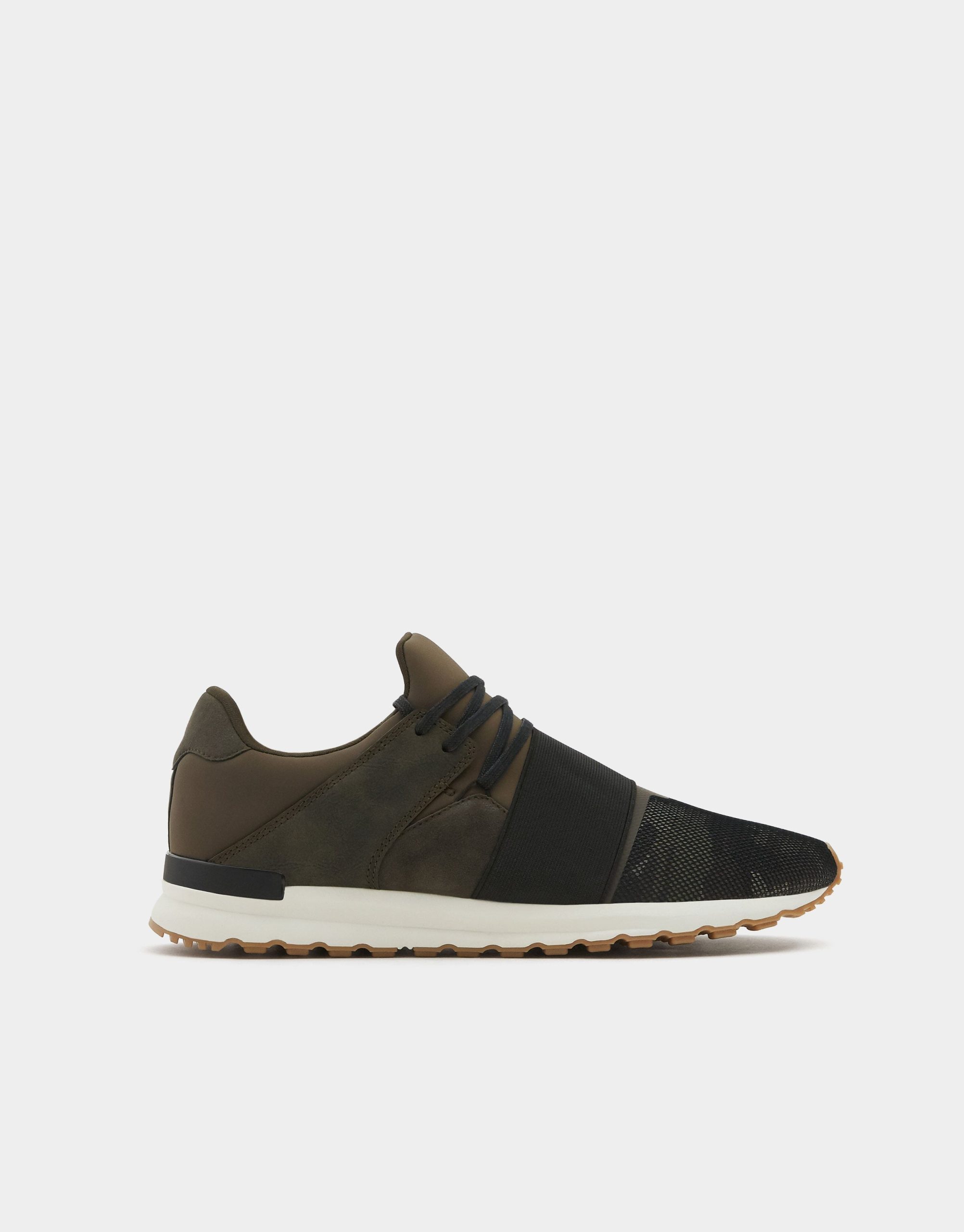 Stretch camouflage sneakers